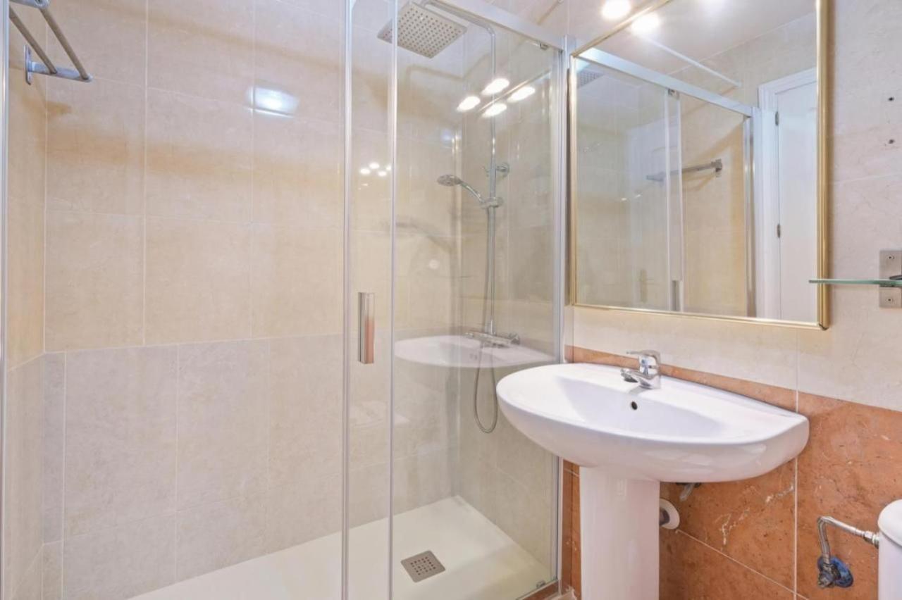 Apartamento En Calle Cuarteles De Dos Habitaciones Málaga Eksteriør bilde
