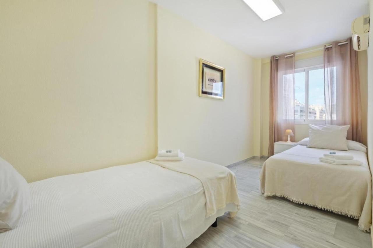 Apartamento En Calle Cuarteles De Dos Habitaciones Málaga Eksteriør bilde