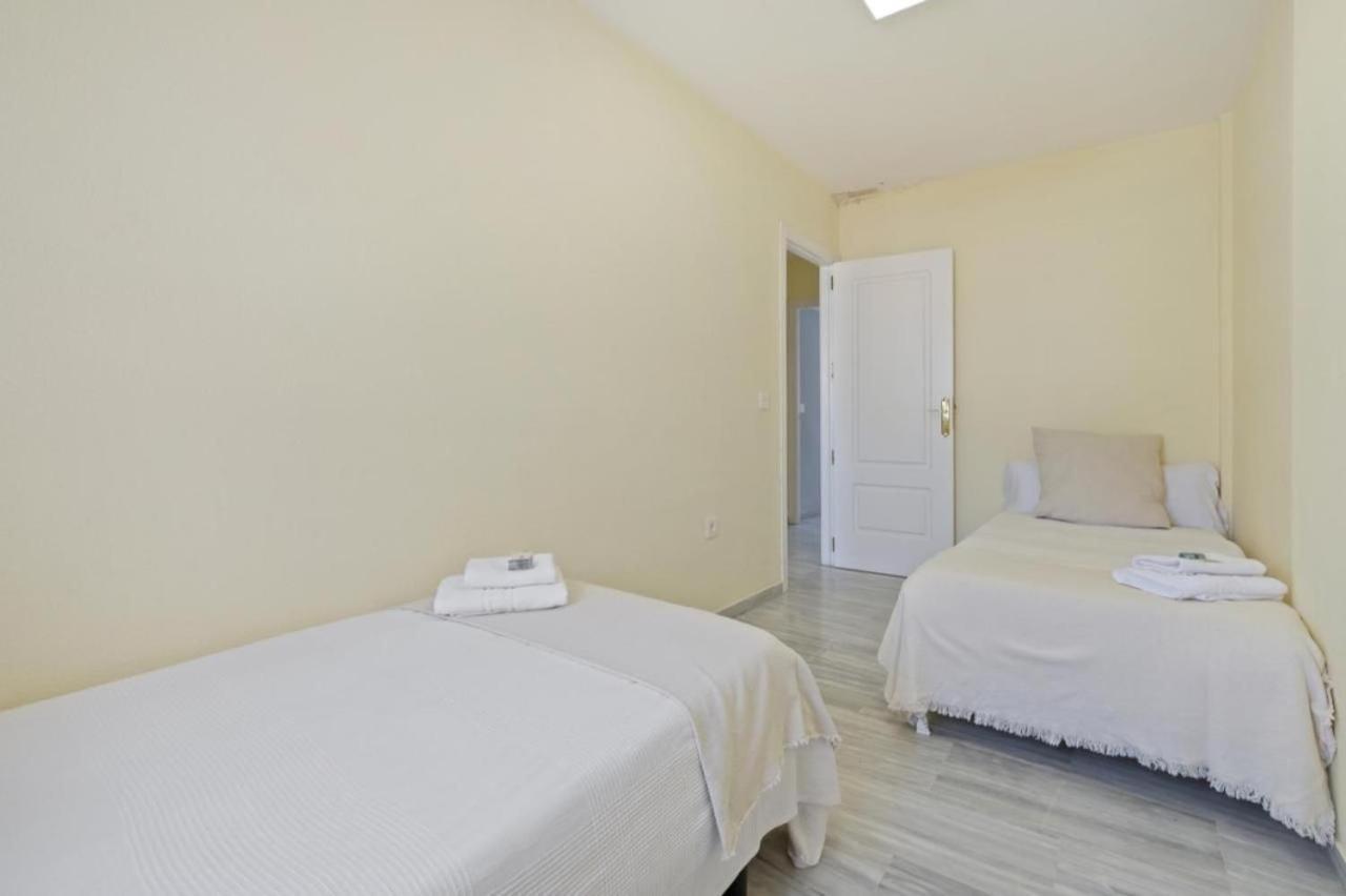 Apartamento En Calle Cuarteles De Dos Habitaciones Málaga Eksteriør bilde