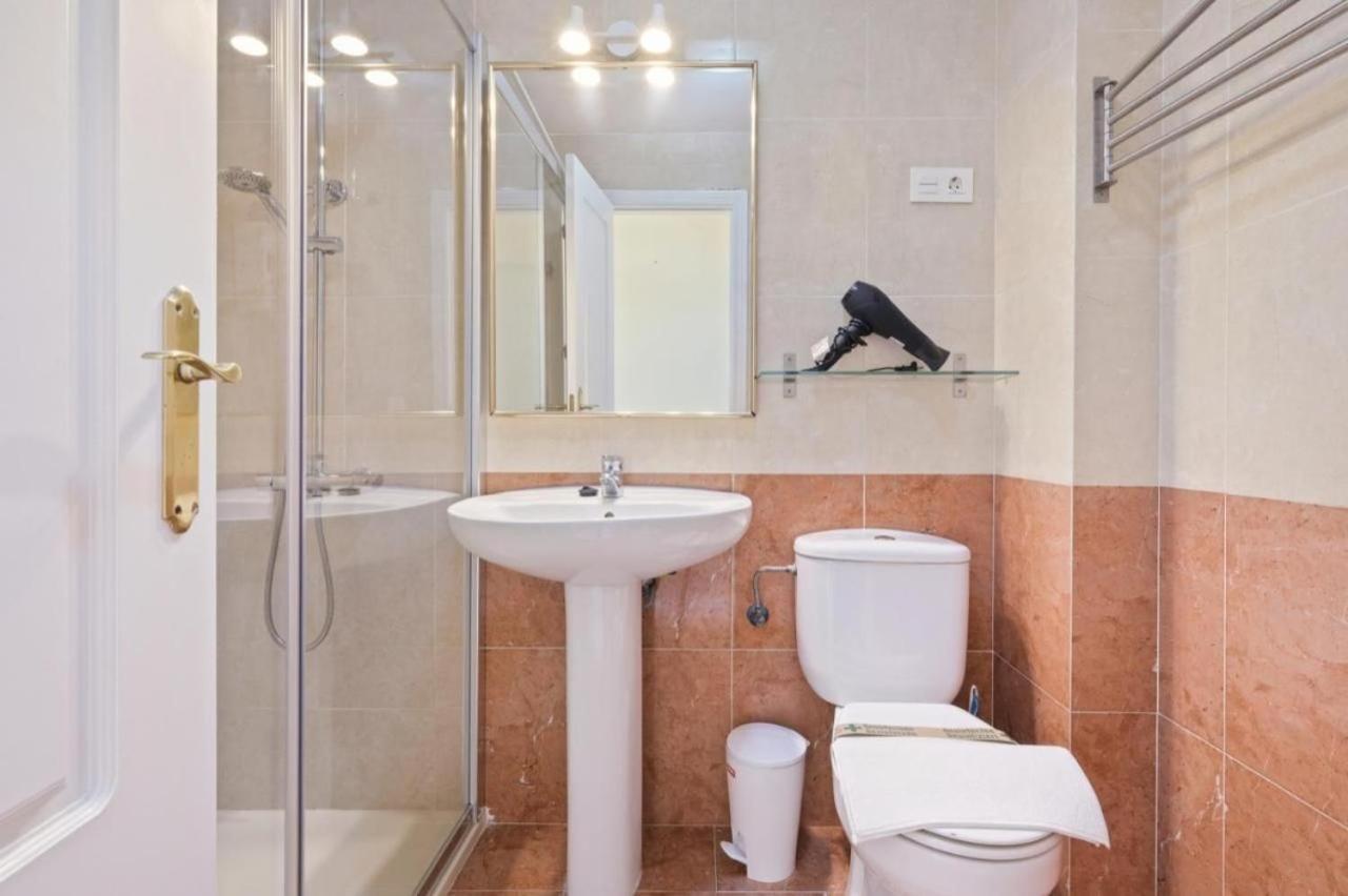 Apartamento En Calle Cuarteles De Dos Habitaciones Málaga Eksteriør bilde